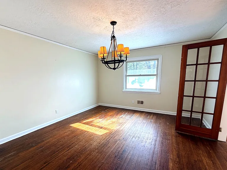 204 Pineview Dr — Photo 9