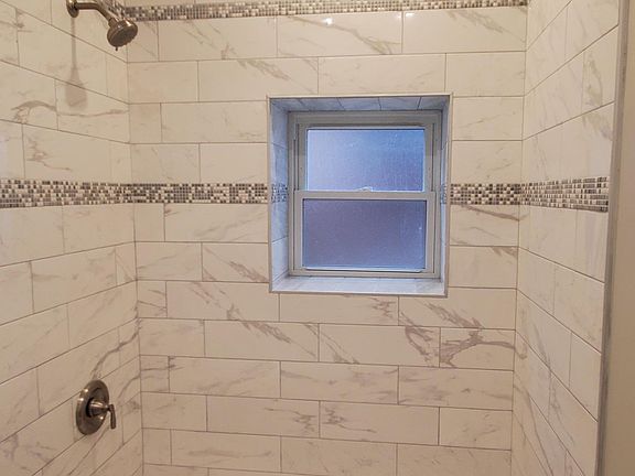 5th image of 2058 N California Ave #1R
