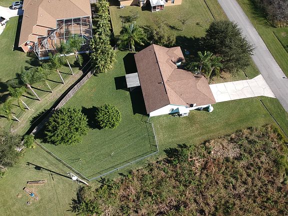 3rd image of 1692 SW Cordova St