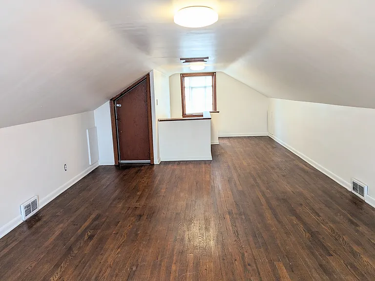 801 Lathrop St — Photo 10