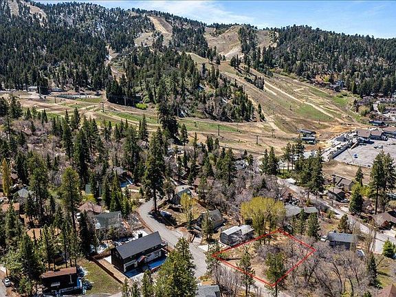 4th image of 1270 Siskiyou Dr