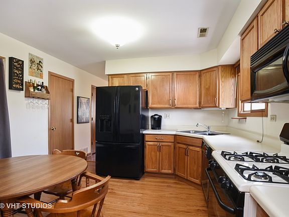 3rd image of 34240 N Birch Ln