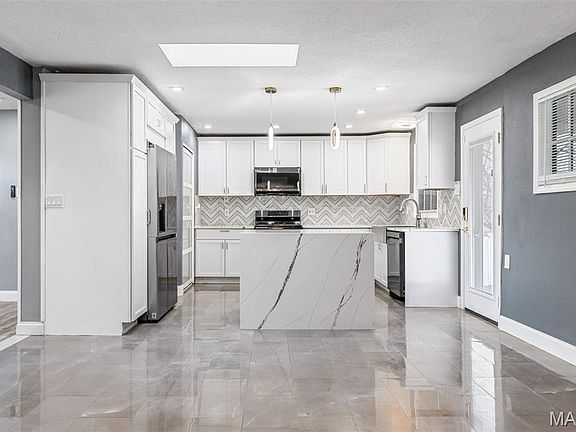 4th image of 1011 Geringer Ct