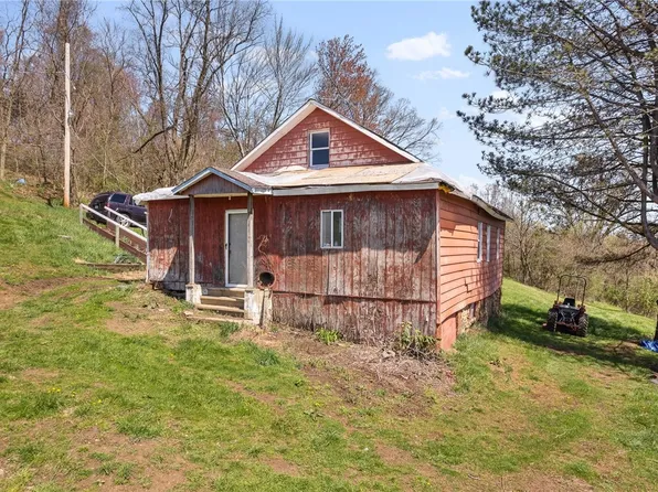 264 Leddon Ln, Ellwood City, PA 16117