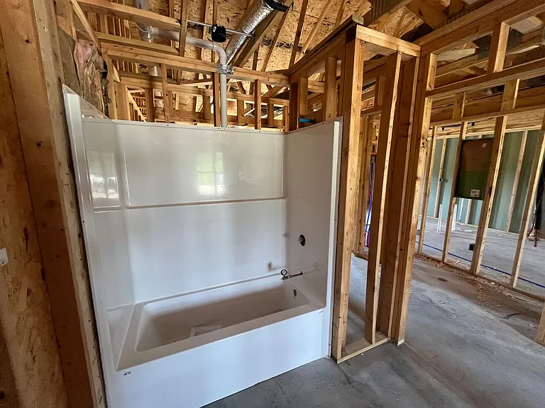 211 N And South Rd — Photo 9
