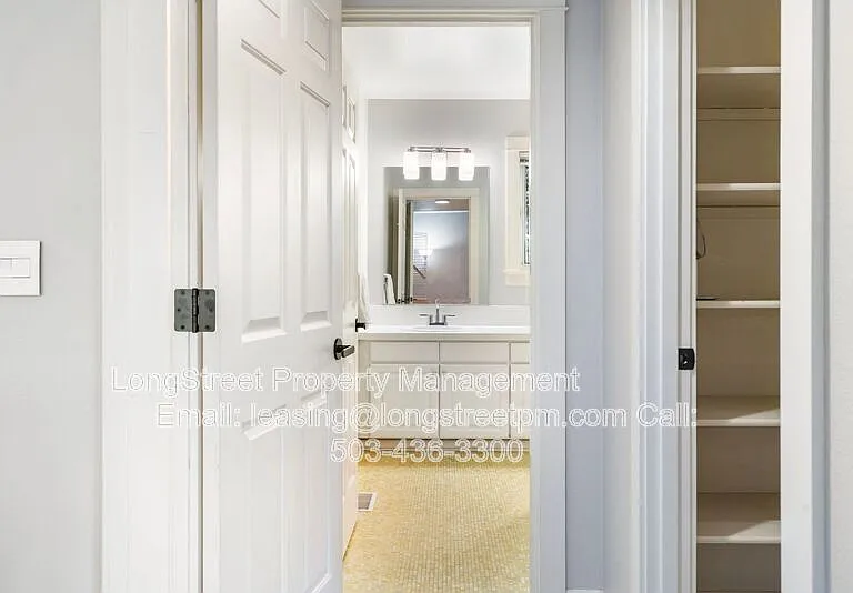 10247 NW Village Heights Dr — Photo 35
