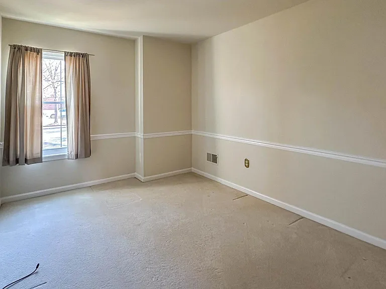 109 Valley Greene Cir — Photo 15