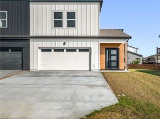 2518 Arlene Pl, Lawrence, KS 66046