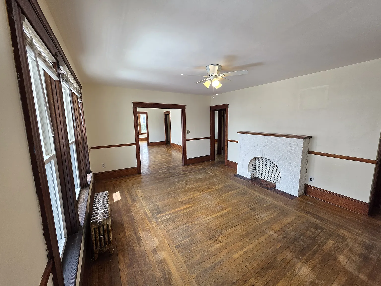 82 Littlefield St 1stFlr 3B/1B FreshPaint Hardwoods! NOPets Prkg — Photo 4