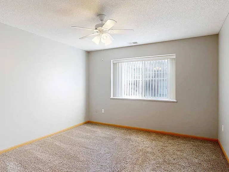 Northbrook Apartments — Photo 135