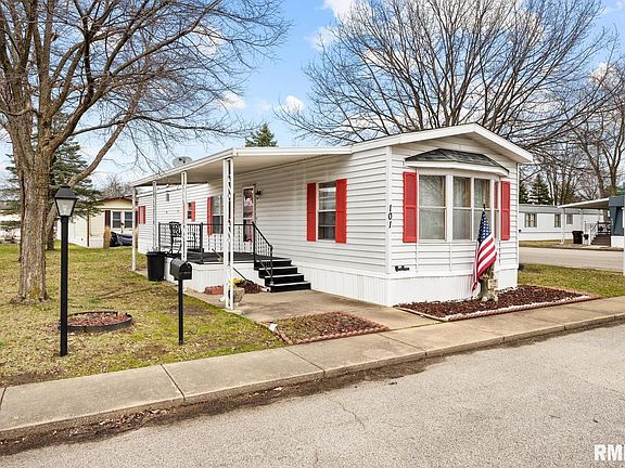 3rd image of 101 Aspen Dr