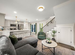 1114 Red Maple Ln, Sevierville, TN 37876