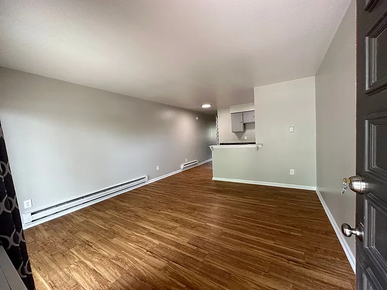 Stone Gate Apartments — Photo 25