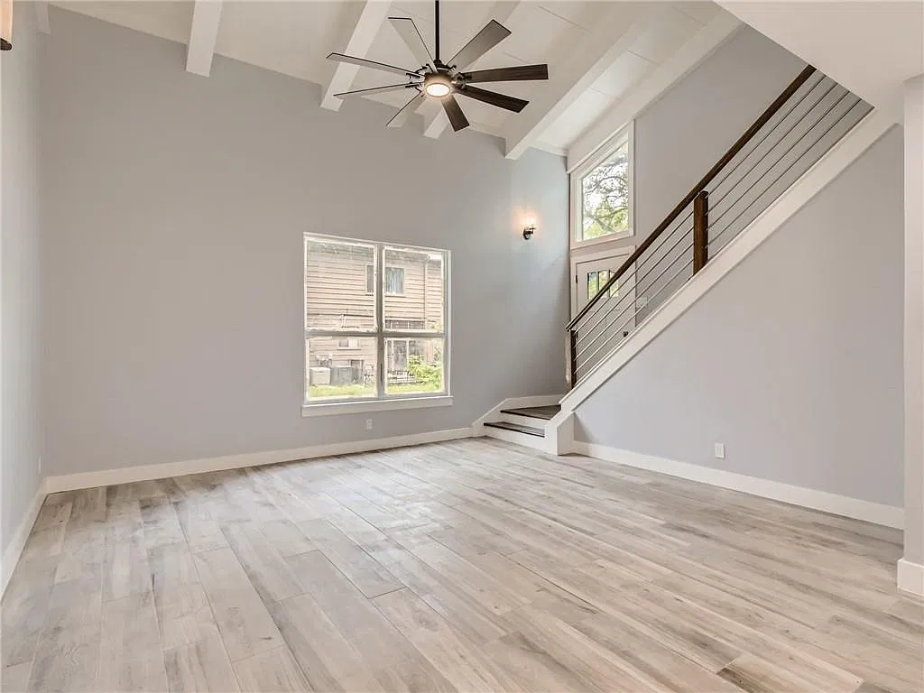2 bed, 2.0 bath, 1000 sqft, $2,345 — Photo 4