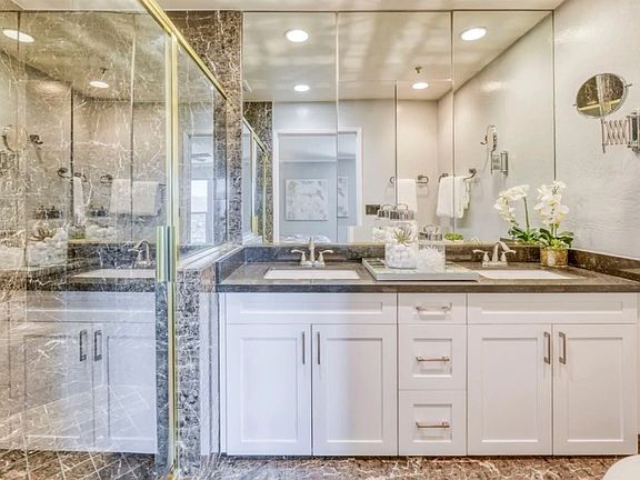 Master-bed bathroom