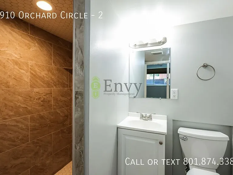 2910 Orchard Cir #2 — Photo 15