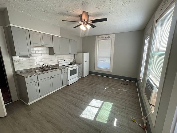 2nd image of 1152 Hodges St #3