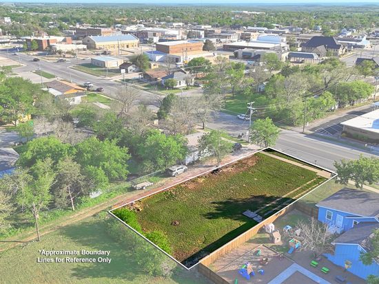 309 W Pecan St, Bowie, TX 76230