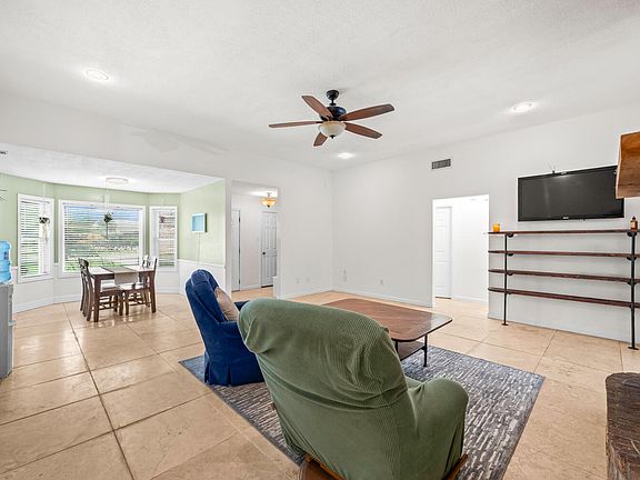 5th image of 12 Highland Dr