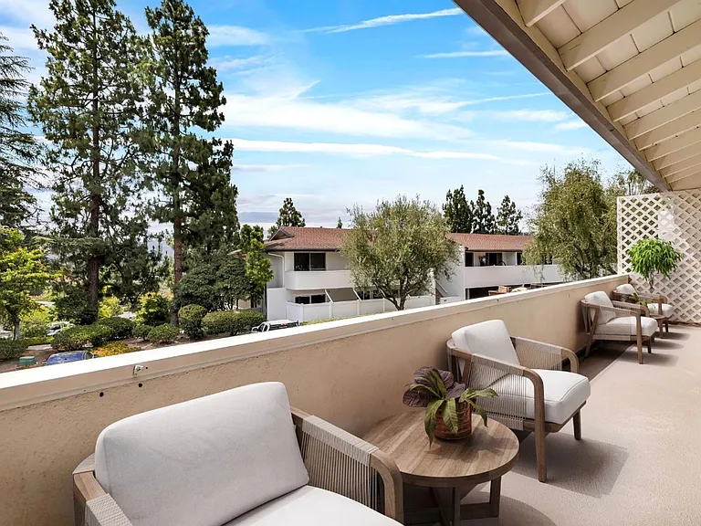 Green Hill Apartments — Photo 4
