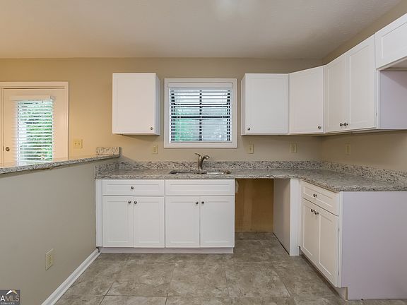 5th image of 4677 Cedar Park Trl
