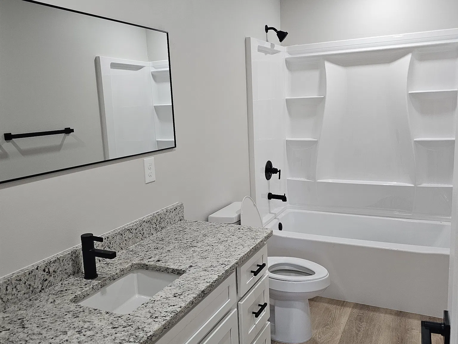 2 bed, 750 sqft, $1,100 — Photo 3
