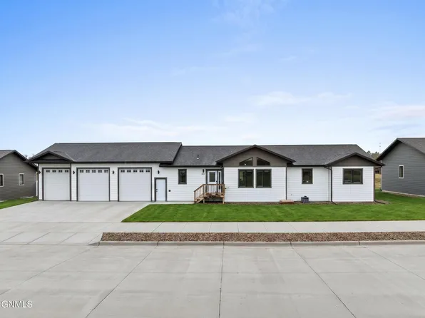201 11th Ave NE, Watford City, ND 58854