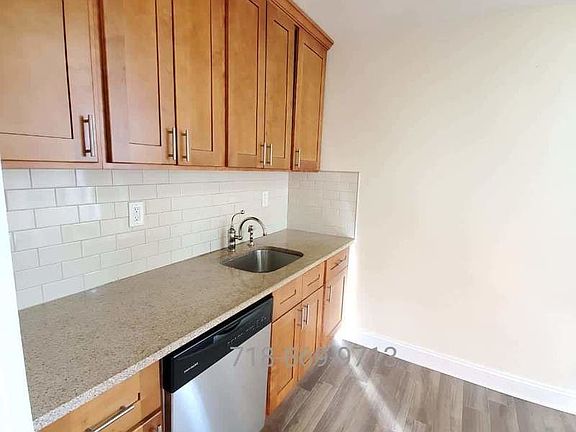 3rd image of 1600 Caton Ave #3LL