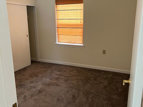 5th image of 7830 Lake City Way NE APT A