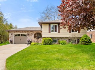 42 William Ave, Kingsville, ON N9Y 3T4
