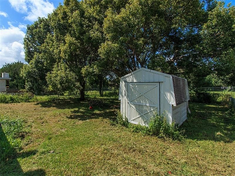 2nd image of 148 Country Club Cir