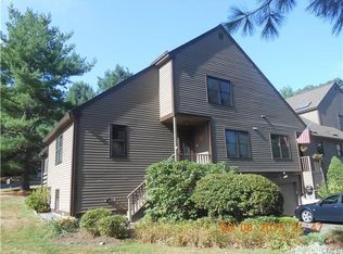 8 Fallsbrook Cir, Monroe, CT 06468