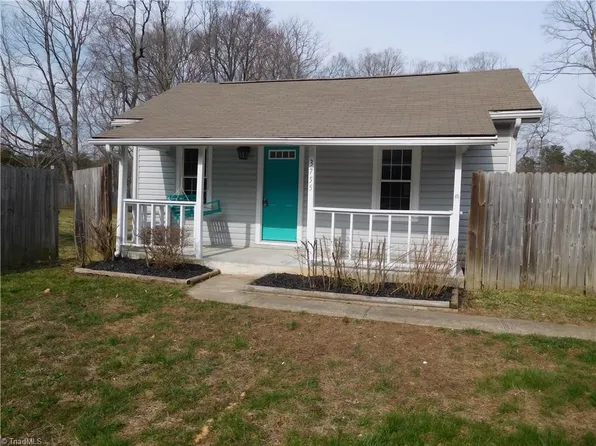 3755 Hillcroft Ln, Walkertown, NC 27051