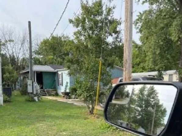 8406 Village Green Dr, Cedar Hill, MO 63016