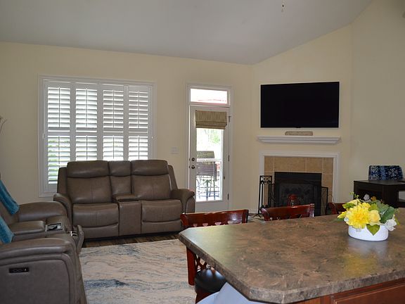 4th image of 105 Annalise Dr
