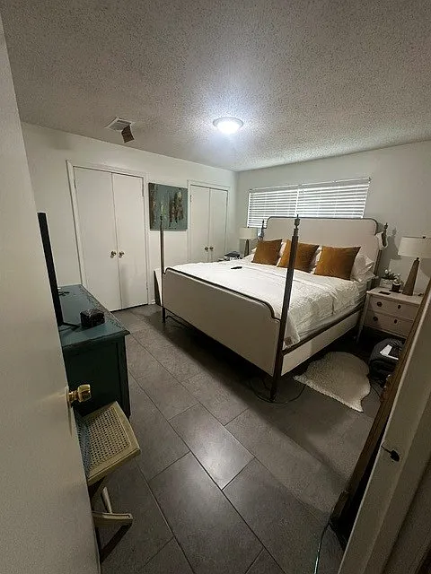 3 bed, 1200 sqft, $2,200 — Photo 4