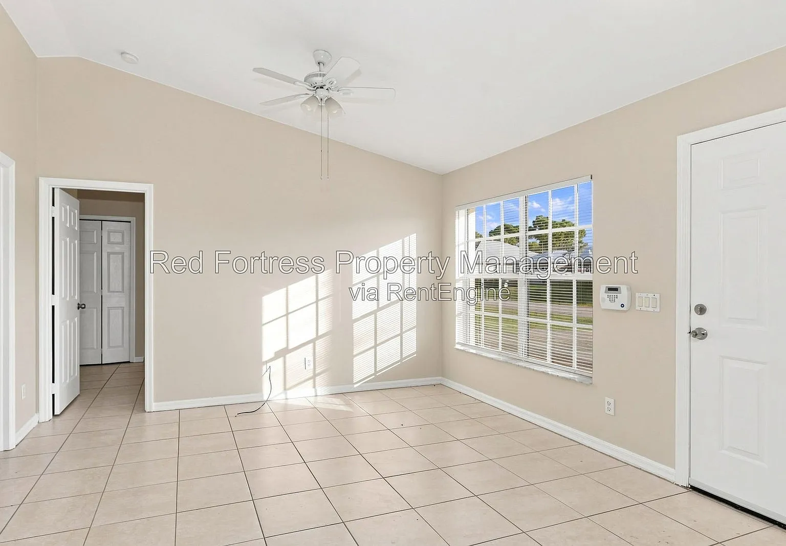 3 bed, 2.0 bath, 988 sqft, $1,350 — Photo 4