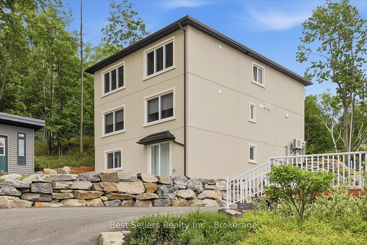 3 bed, $3,095 — Photo 3