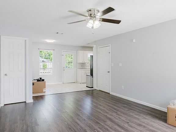4th image of 13815 Rockinghorse Ln