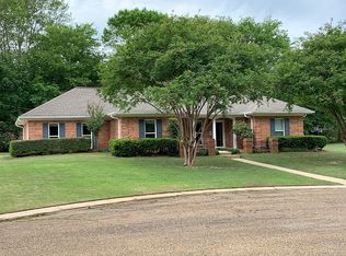 105 Acorn Ln, Starkville, MS 39759