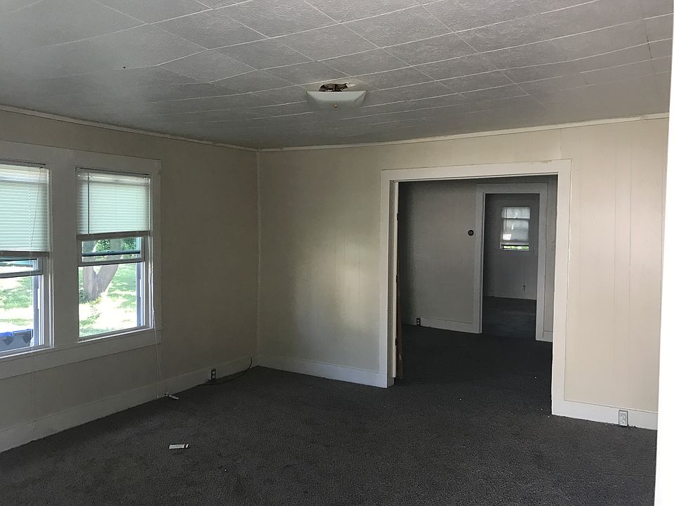 2nd image of 516 N New St