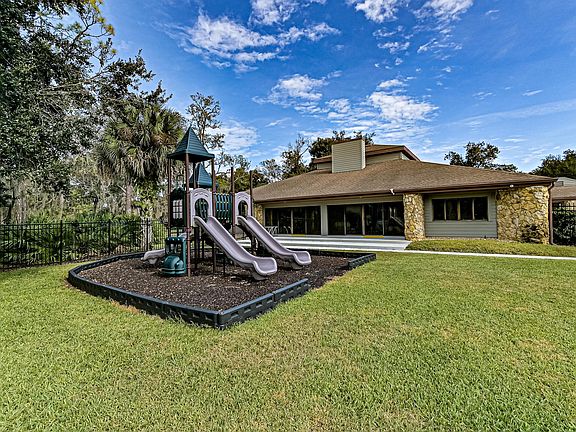 3rd image of 6123 Sequoia Dr