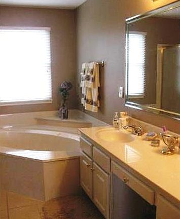 4 Freehold master bath_09242013