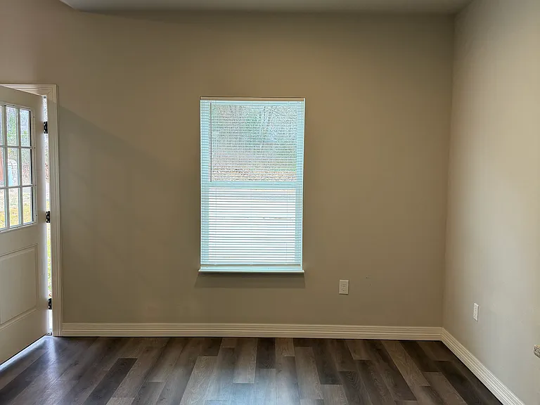 806 Walnut St — Photo 5