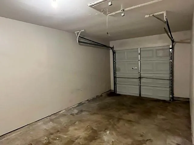 310 Portsmouth Dr — Photo 10