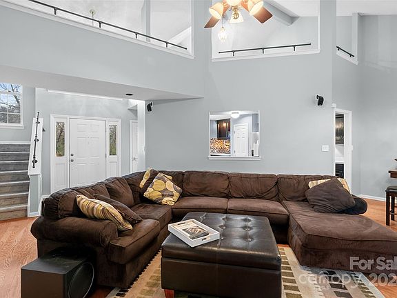 2nd image of 13005 Seascape Ln
