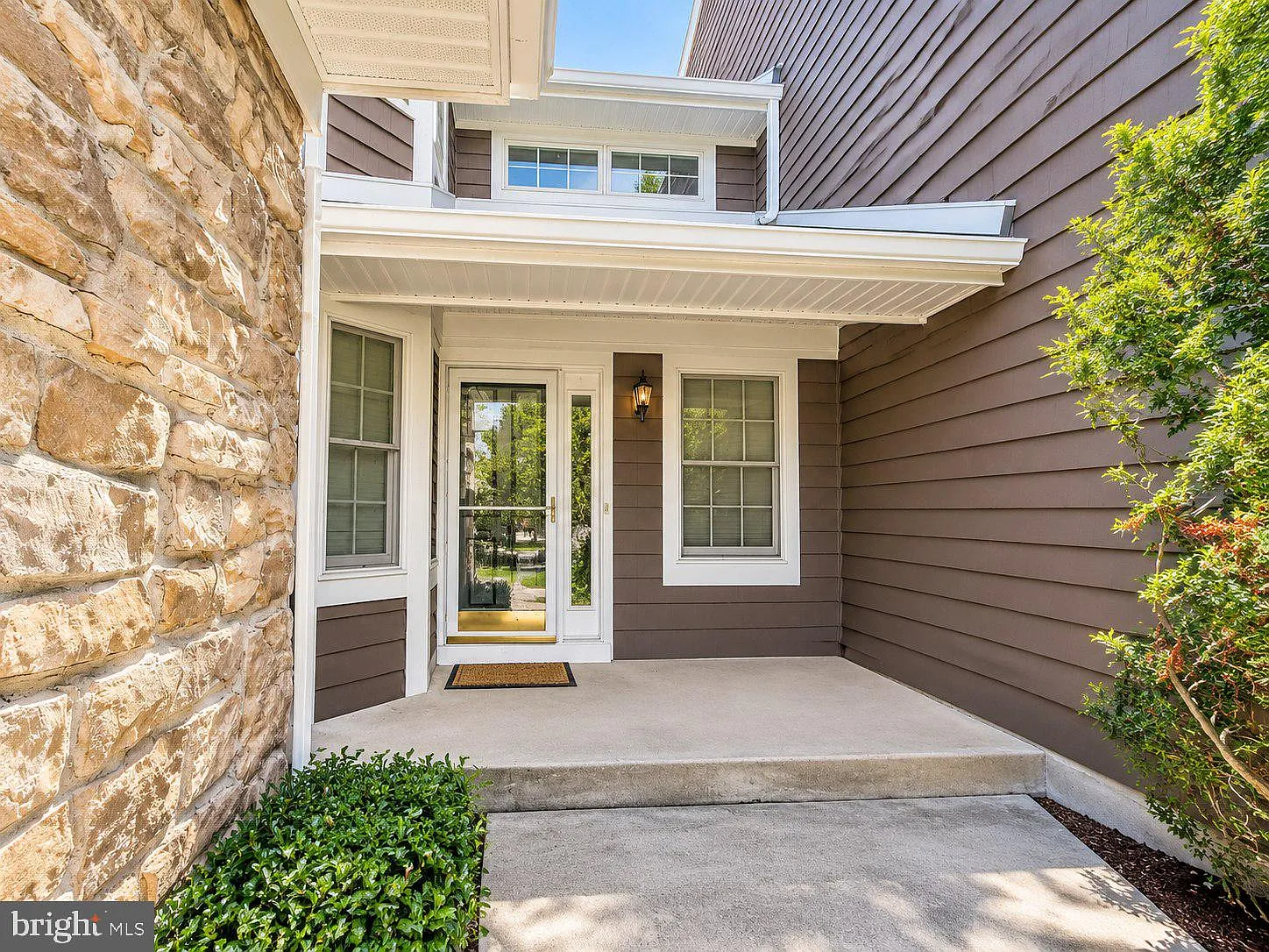 2 bed, 2.5 bath, 2010 sqft, $3,450 — Photo 2