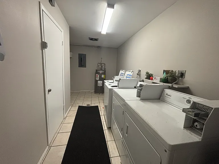 1039 N McAree Rd #103 — Photo 8