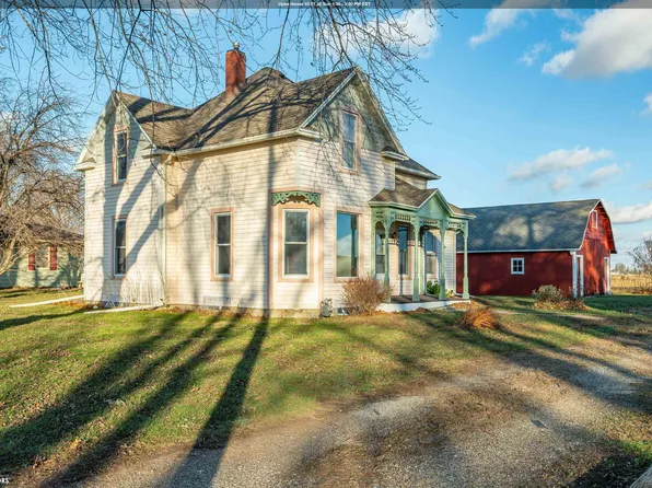 103 N Dewey St, Prairie City, IA 50228