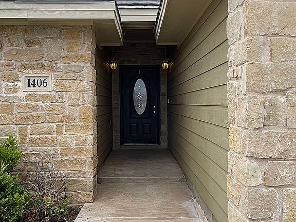 5th image of 1406 Lynn Ave